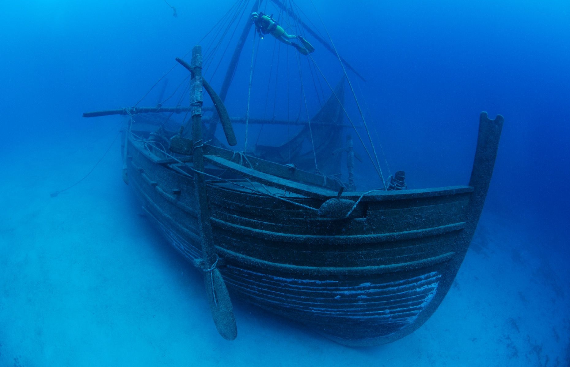 Read more about the article Bronze Age (1300 BC) Shipwreck in Uluburun, Turkey