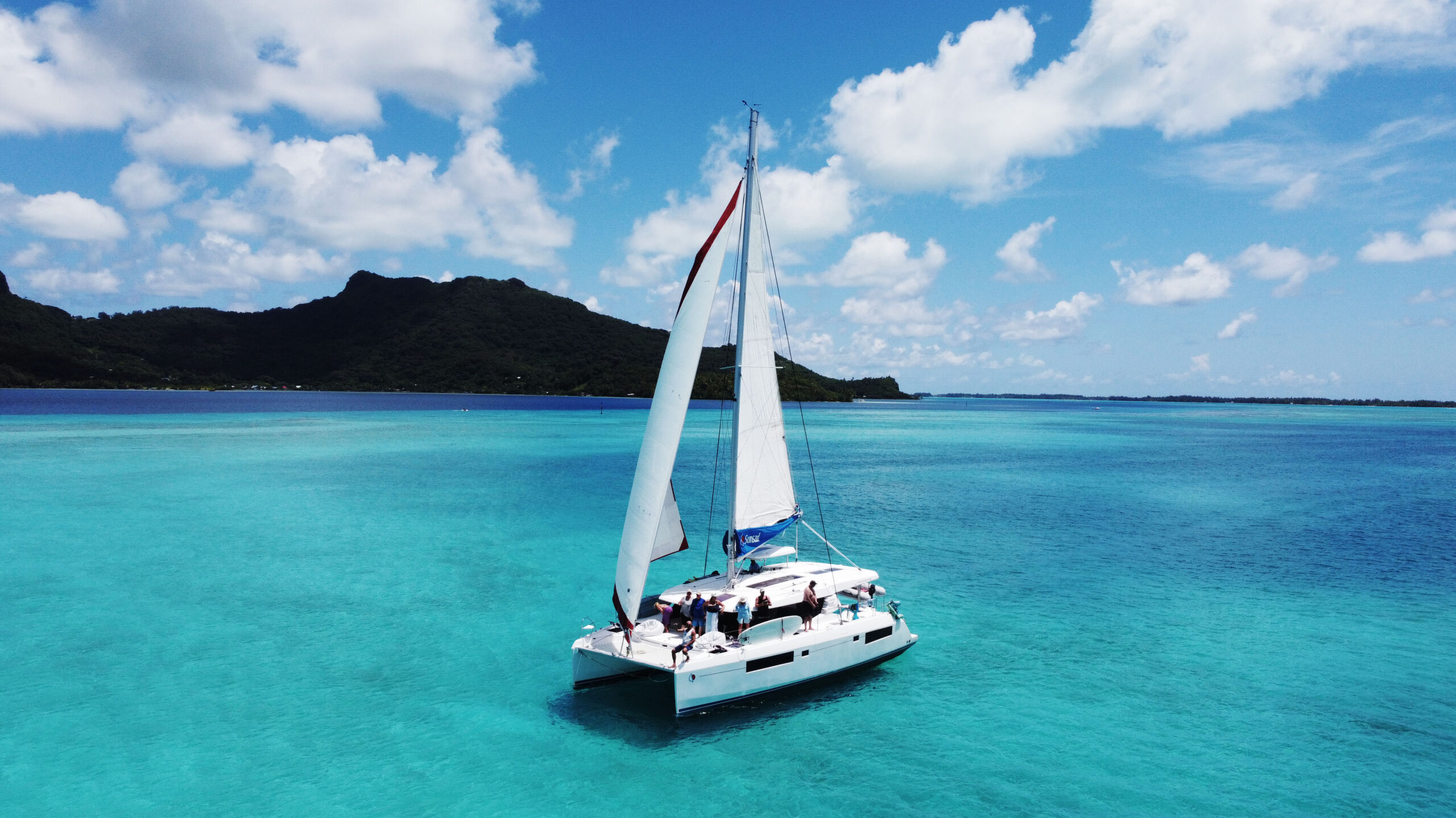 Read more about the article Under the Tahitian Sun – Pacific Island Paradise (47 Photos)